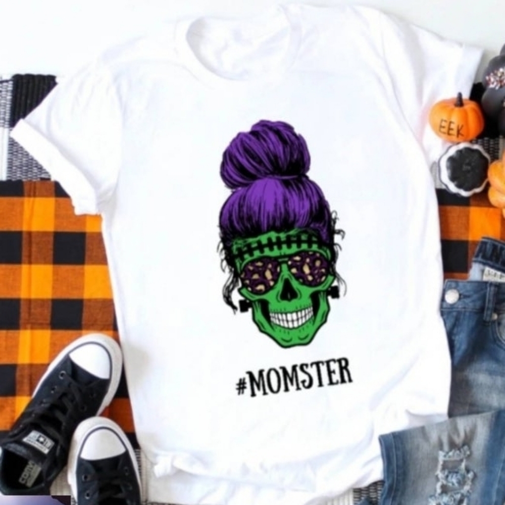 Momster Halloween graphic tee. New 2XL